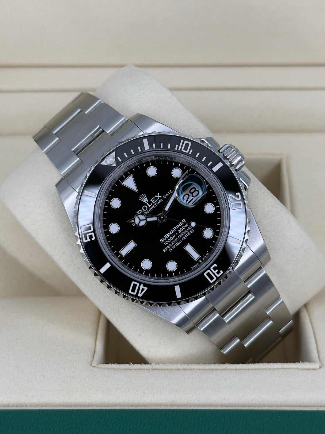 Rolex Submariner Date 126610LN year 2025 full set NEW