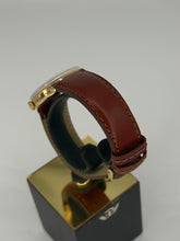 Carica l&#39;immagine nel visualizzatore di Gallery, Longines vintage in oro giallo 18 KT 34mm

