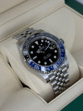 Carica l'immagine nel visualizzatore di Gallery, Rolex GMT-Master II Batgirl 126710BLNR year 2020 full set
