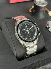 Carica l&#39;immagine nel visualizzatore di Gallery, Omega Speedmaster Professional Moonwatch 31130423001005 year 2020 full set LIKE NEW
