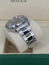 Carica l'immagine nel visualizzatore di Gallery, Rolex Datejust 41mm Mint Dial 126300 year 2025 full set LIKE NEW
