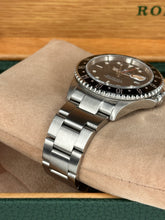 Carica l&#39;immagine nel visualizzatore di Gallery, Rolex GMT-Master II 16710 year 2005 full set
