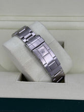 Carica l&#39;immagine nel visualizzatore di Gallery, Rolex Submariner Date 16610 year 2007 full set
