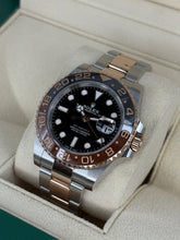 Carica l&#39;immagine nel visualizzatore di Gallery, Rolex GMT-Master II Rootbeer 126711CHNR year 2023 full set
