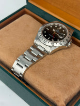 Carica l'immagine nel visualizzatore di Gallery, Rolex Explorer II 16570 year 1999 full set
