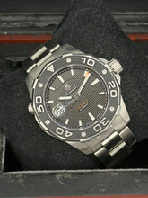 Carica l'immagine nel visualizzatore di Gallery, Tag Heuer Acquaracer calibre 5 500M ref. WAJ2110 year 2012 full set
