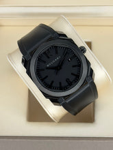 Carica l&#39;immagine nel visualizzatore di Gallery, Bulgari Octo Ultranero ref. 102737 BGO41BBSVD/N year 2022 full set
