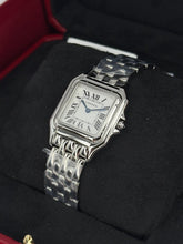 Carica l'immagine nel visualizzatore di Gallery, Cartier Panthère medium WSPN0015 year 2026 full set LIKE NEW
