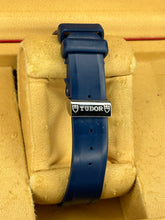 Carica l&#39;immagine nel visualizzatore di Gallery, Tudor hydronaut II “blue dial” ref.  20030 year 2007 full set
