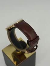 Carica l&#39;immagine nel visualizzatore di Gallery, Longines a carica manuale con cassa in oro giallo 18 KT 34mm
