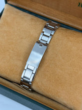 Carica l&#39;immagine nel visualizzatore di Gallery, Rolex Oyster Perpetual Date ref. 1500 year 1972

