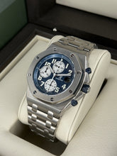 Carica l&#39;immagine nel visualizzatore di Gallery, Audemars Piguet Royal Oak Offshore Chronograph titanium ref. 25721TI.OO.1000TI.04.A year 2007 full set
