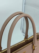 Carica l&#39;immagine nel visualizzatore di Gallery, Borsa Prada Galleria 30 medium in Saffiano BN1801 full set year 2008
