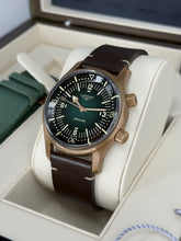 Carica l&#39;immagine nel visualizzatore di Gallery, Longines Legend Diver bronze ref. L37741502 year 2022 full set

