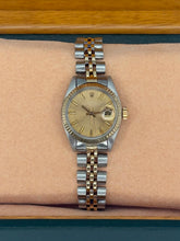Carica l'immagine nel visualizzatore di Gallery, Rolex Lady-Datejust 26mm ref. 6917 year 1978
