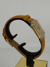 Carica l&#39;immagine nel visualizzatore di Gallery, Girard Perregaux a carica manuale in oro giallo 18K
