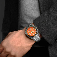 Carica l&#39;immagine nel visualizzatore di Gallery, SEIKO 5 SPORT OROLOGIO GMT UOMO ARANCIONE - SSK005K1
