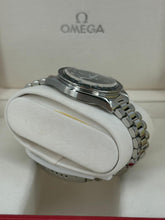 Carica l'immagine nel visualizzatore di Gallery, Omega Speedmaster Reduced ref. 35105000 year 2014 full set
