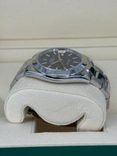 Carica l'immagine nel visualizzatore di Gallery, Rolex Datejust 126300 year 2018 full set
