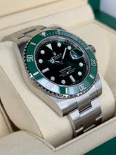 Carica l&#39;immagine nel visualizzatore di Gallery, Rolex Submariner Date Hulk 116610LV year 2020 full set NEW
