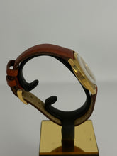 Carica l&#39;immagine nel visualizzatore di Gallery, Omega automatico Day-Date in oro giallo 18 KT 34,7mm
