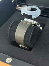 Carica l'immagine nel visualizzatore di Gallery, Panerai Radiomir GMT Alarm PAM00098 year 2004 full set
