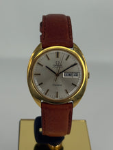 Carica l&#39;immagine nel visualizzatore di Gallery, Omega automatico Day-Date in oro giallo 18 KT 34,7mm
