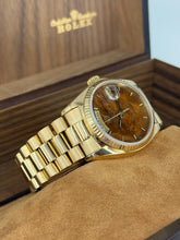 Carica l'immagine nel visualizzatore di Gallery, Rolex Day-Date 18K yellow gold wood dial ref. 18038 year 1984 full set

