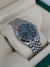 Carica l&#39;immagine nel visualizzatore di Gallery, Rolex Datejust 36mm mint green Dial ref. 126234 year 2025 full set NEW

