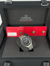 Carica l&#39;immagine nel visualizzatore di Gallery, Omega Speedmaster professional moonwatch  LIKE NEW ref. 31030425001001 year 2024 full set
