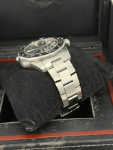 Carica l'immagine nel visualizzatore di Gallery, Tag Heuer Acquaracer calibre 5 500M ref. WAJ2110 year 2012 full set
