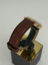 Carica l&#39;immagine nel visualizzatore di Gallery, Longines Conquest Calendar automatico in oro giallo 18 KT 35mm
