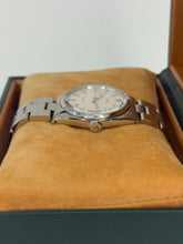 Carica l'immagine nel visualizzatore di Gallery, Rolex Oyster Precision silver Linen dial ref. 6426 year 1971
