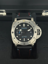 Carica l'immagine nel visualizzatore di Gallery, Panerai Luminor Submersible Titanium PAM01305 year 2019 full set
