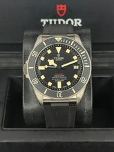Carica l'immagine nel visualizzatore di Gallery, Tudor Pelagos LHD Titanium 25610TNL year 2021 full set
