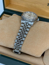 Carica l'immagine nel visualizzatore di Gallery, Rolex Datejust 31mm ref. 68274 year 1994 full set
