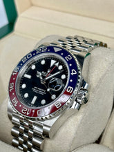 Carica l&#39;immagine nel visualizzatore di Gallery, Rolex GMT-Master II Pepsi 126710BLRO 2019 FULL SET
