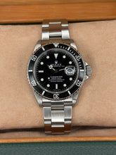 Carica l&#39;immagine nel visualizzatore di Gallery, Rolex Submariner Date 16610 year 2002 full set
