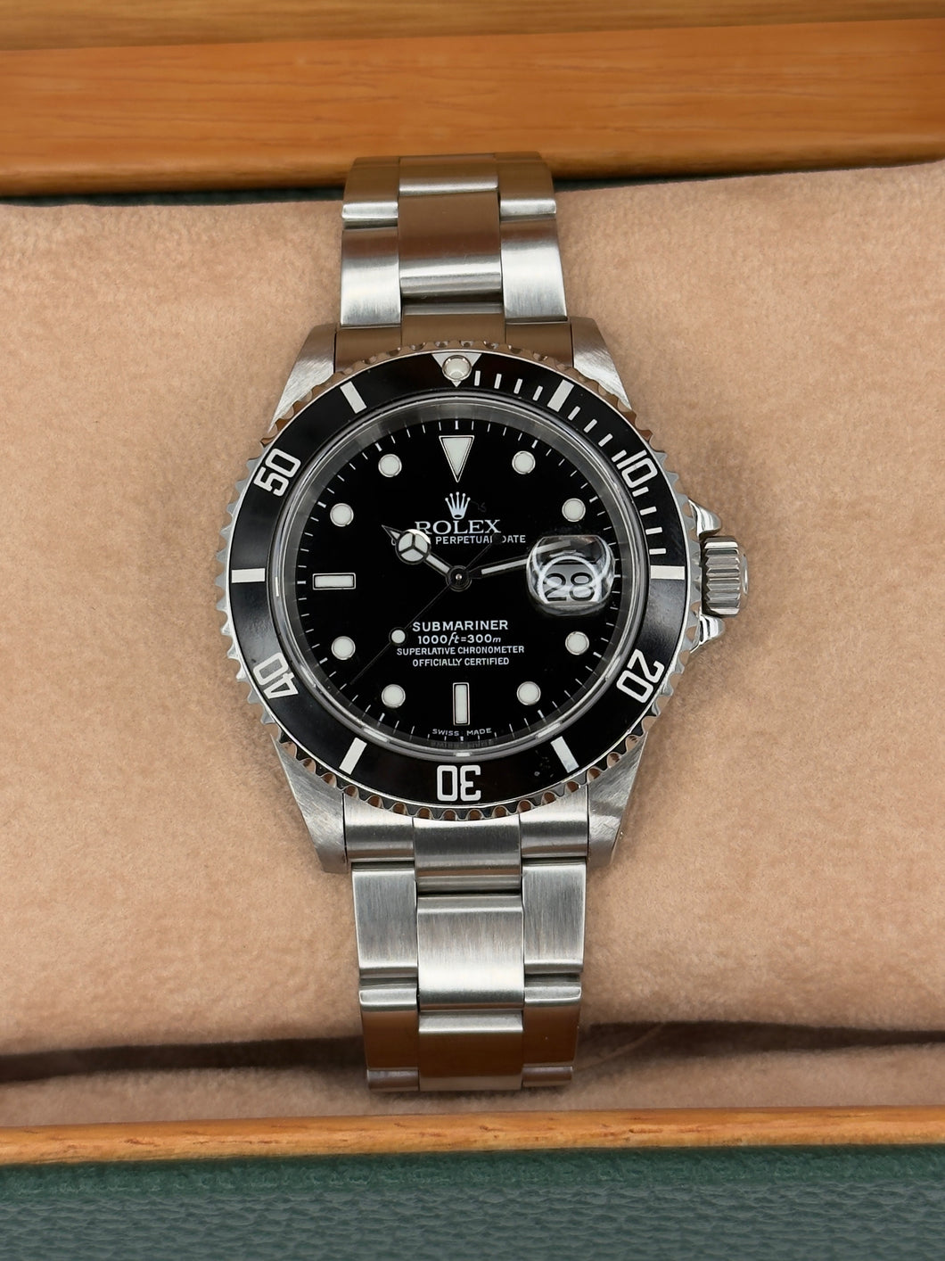 Rolex Submariner Date 16610 year 2002 full set