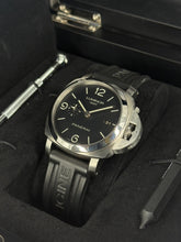 Carica l'immagine nel visualizzatore di Gallery, Panerai Luminor Marina 1950 3 Days GMT PAM00320 year 2017 full set
