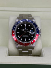 Carica l'immagine nel visualizzatore di Gallery, Rolex GMT-Master II pepsi ref. 16710 year 2005 full set

