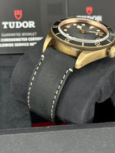 Carica l'immagine nel visualizzatore di Gallery, Tudor Black Bay Bronze 79250BA year 2021 Full set
