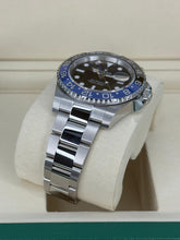 Carica l&#39;immagine nel visualizzatore di Gallery, Rolex GMT-Master II Batman 126710BLNR year 2025 full set LIKE NEW
