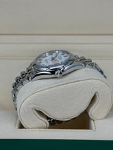 Carica l'immagine nel visualizzatore di Gallery, Rolex Datejust 31mm ref. 278240 year 2024 full set
