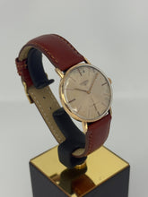 Carica l&#39;immagine nel visualizzatore di Gallery, Longines vintage in oro giallo 18 KT 34mm
