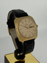 Carica l&#39;immagine nel visualizzatore di Gallery, Omega DeVille Day-Date TOOL 106 Automatico in oro giallo 18K
