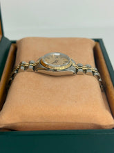 Carica l'immagine nel visualizzatore di Gallery, Rolex Lady-Datejust 26mm ref. 6917 year 1978
