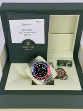 Carica l'immagine nel visualizzatore di Gallery, Rolex GMT-Master II pepsi ref. 16710 year 2005 full set

