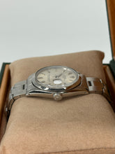 Carica l&#39;immagine nel visualizzatore di Gallery, Rolex Oyster Perpetual Date 34 ref. 1500 year 1969
