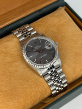 Carica l'immagine nel visualizzatore di Gallery, Rolex Datejust 36mm Dial Tapisserie ref. 16220 year 1991 full set
